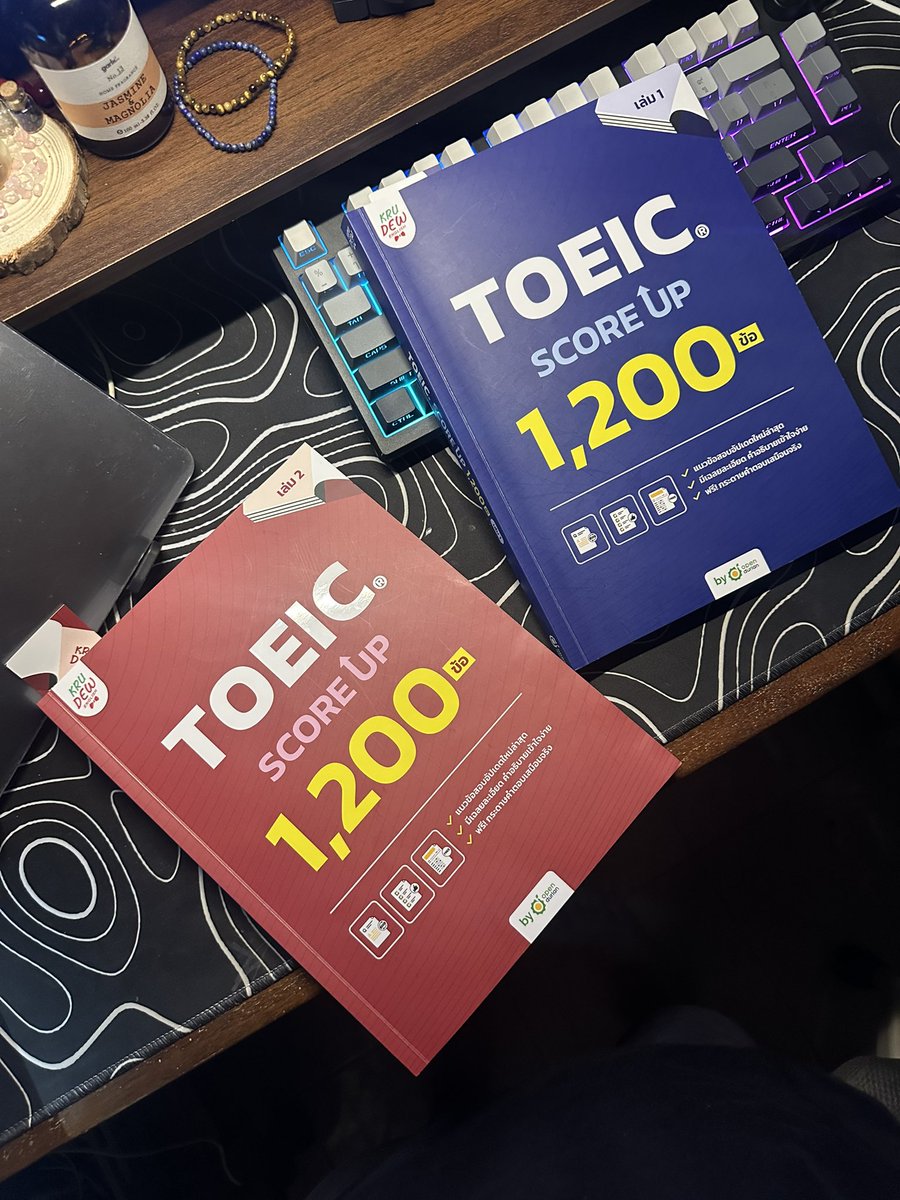 gsseayeo's tweet photo. ส่งต่อ toeic score up ครูดิว ทั้งสองเล่มสภาพ 99% ไม่มีรอยขีดเขียน เล่มแดงกระดาษคำตอบยังอยู่ ปกติสองเล่มเกือบ 600 กว่าบาทปล่อยต่อ 400 รวมส่งคับบ 🙏🏻❤️

#toeic #สอบโทอิค #ส่งต่อหนังสือ #หนังสือมือ2 #หนังสือสอบโทอิค #สอบtoeic https://t.co/pkegNOyNfX
