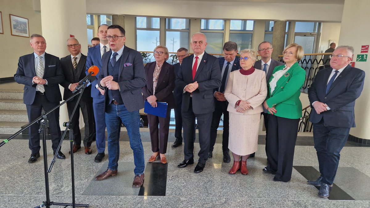 Marek Ast tweet media