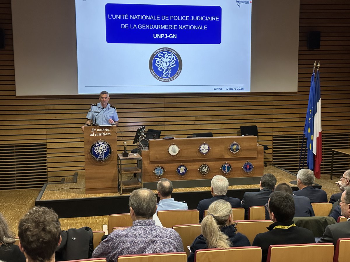 UNPJ_GN's tweet image. Criminalité organisée : l'UNPJ et l'Office national antifraude (ONAF) unissent leurs forces 🤝

Face  à une criminalité organisée dont l'ADN est en mutation, l'Unité nationale de police judiciaire et l'#ONAF  adoptent une même méthode : l'anticipation.

#Coopération