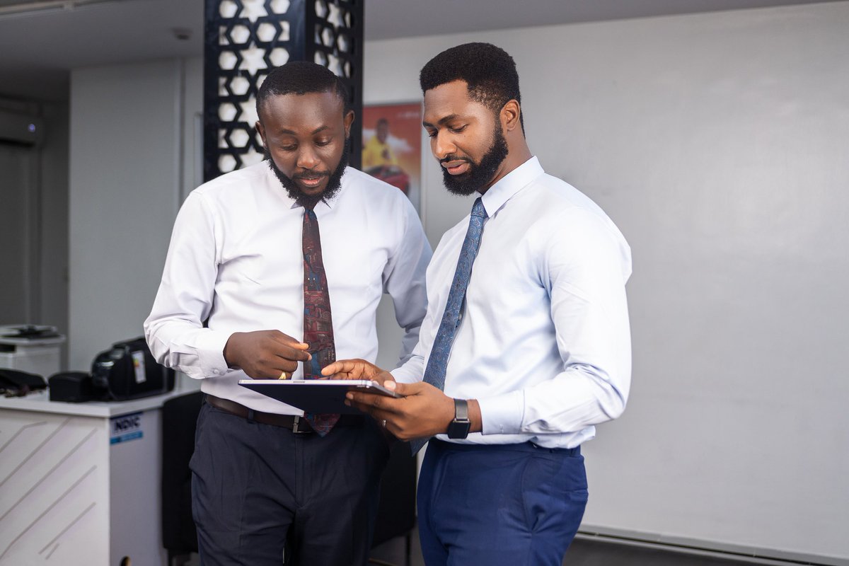 AltBankNg's tweet image. New week, fresh moves. 
Whether you’re finding opportunities, closing deals, or building something bigger - today’s your chance to achieve more and win bigger. 

Let’s make this week count! 💪 

#altbank #employeespotlight