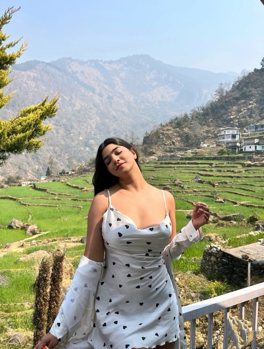 Hot Photo Click tweet media