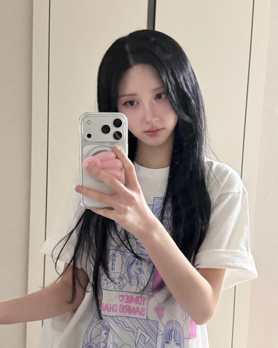 of__autumn's tweet photo. 260316 인스타 #가을
-
몽 ·_____· https://t.co/5fFP6dTet4