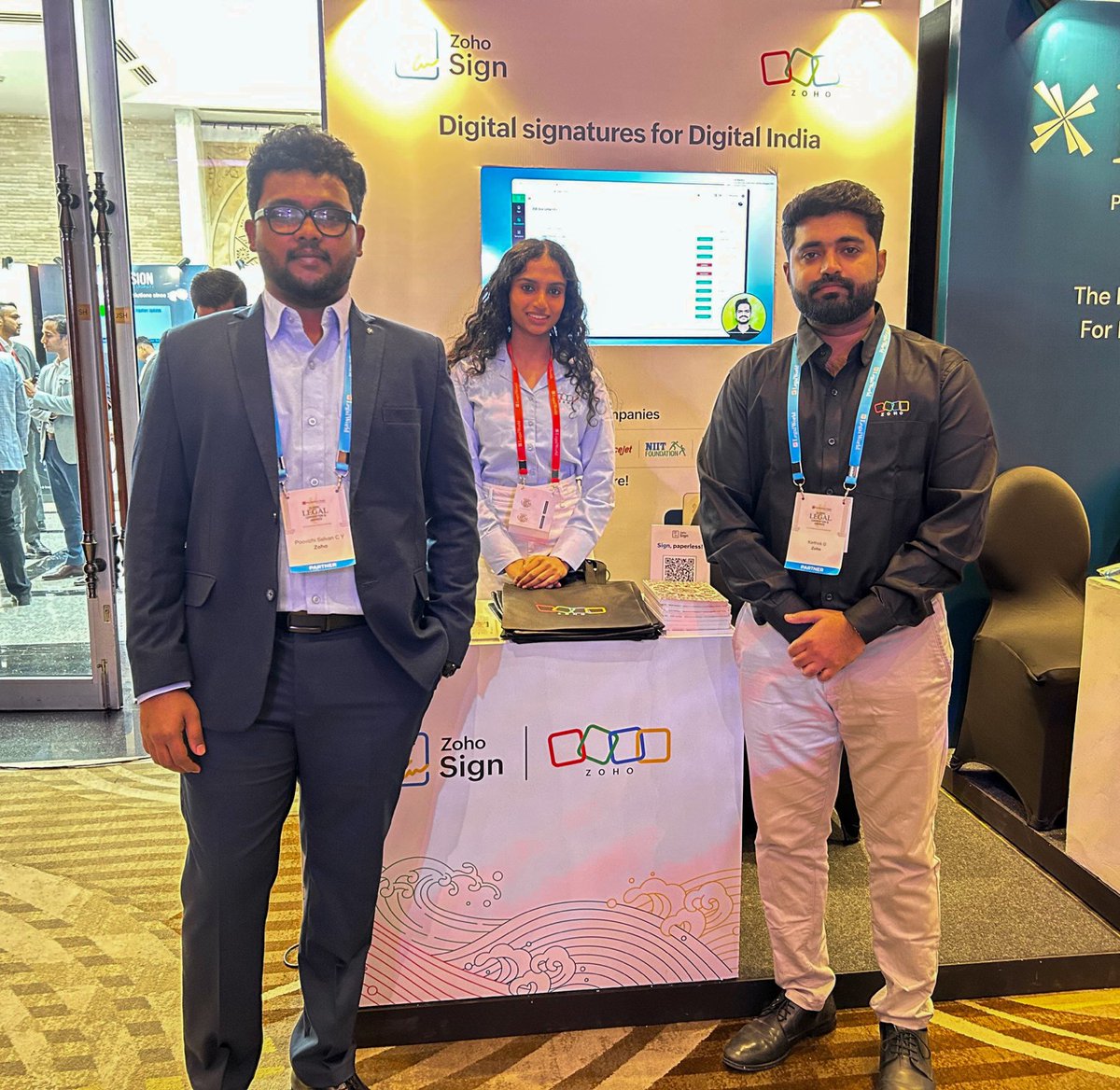 Zoho Sign tweet media