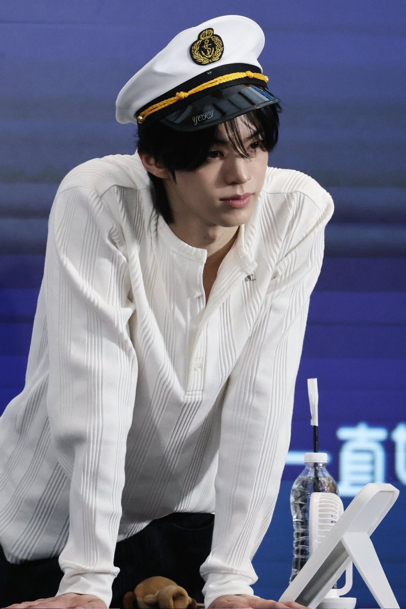 inonuary's tweet photo. sayangku paling perfect, yang berisik tuh remahan ompreng mbg. jangan takut berteman ya, itu yang berisik tuh gak punya teman makanya pada gitu, alay emang https://t.co/ZT078gH6Ck