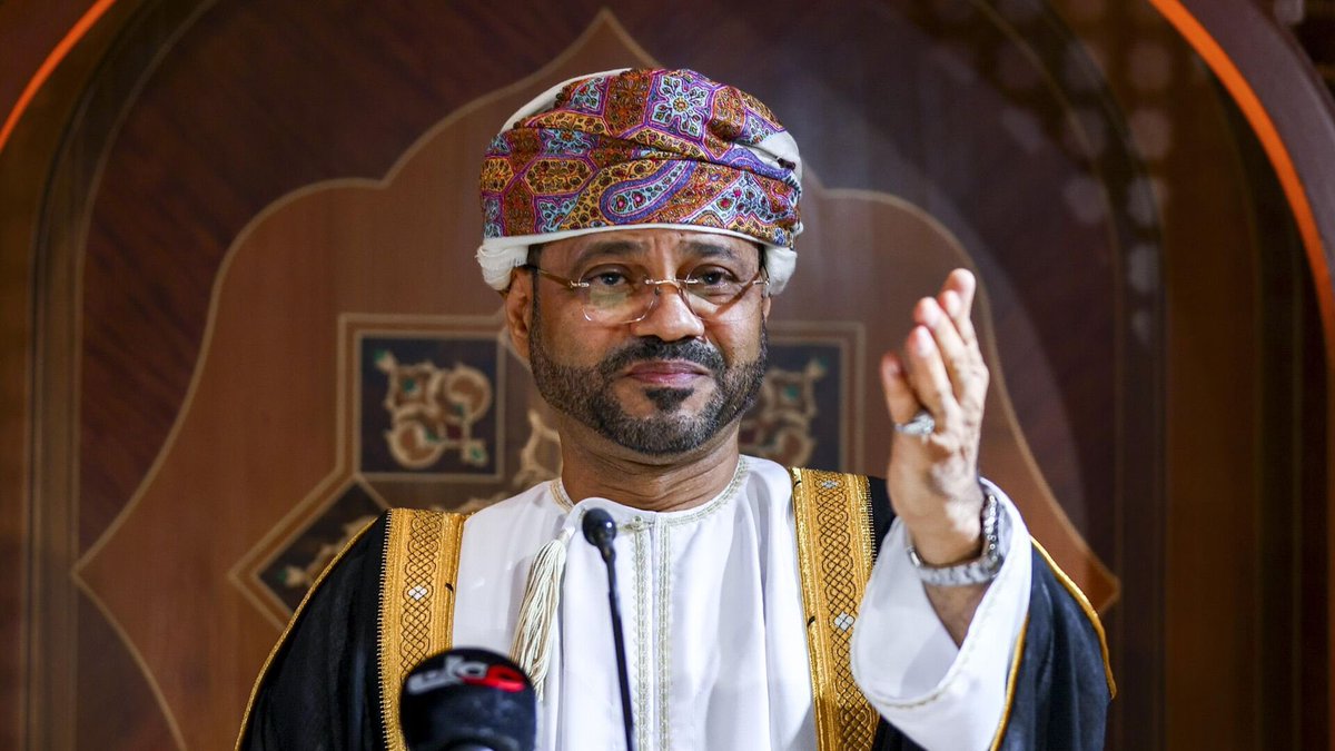 عيسى بن علي المُـــلا-Media tweet media