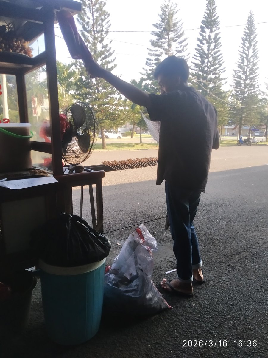 Aina_Alit tweet media