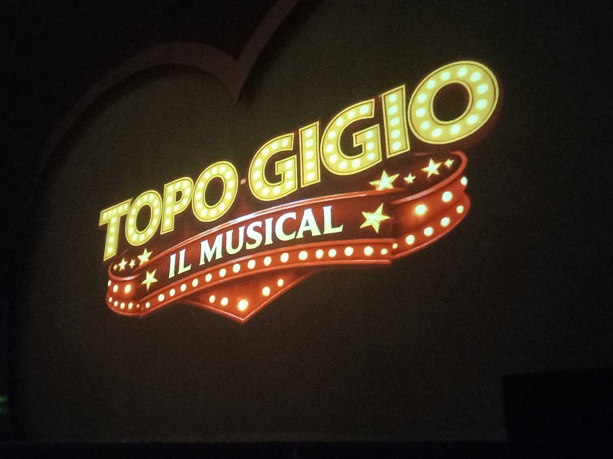 caciotta012's tweet photo. Finalmente !
Con #leovalli la voce ufficiale di #topogigio che dal 25 marzo sarà a Roma per il musical #topogigioilmusical dove sul palco potrete vedere 2 versioni pupazziali 💫
Dove c'è il #pupazzo #topogigio ... c'è lui. Eh si @PupazziStory
#topogigioilmusical 📺🎭 https://t.co/Z92RHmt560