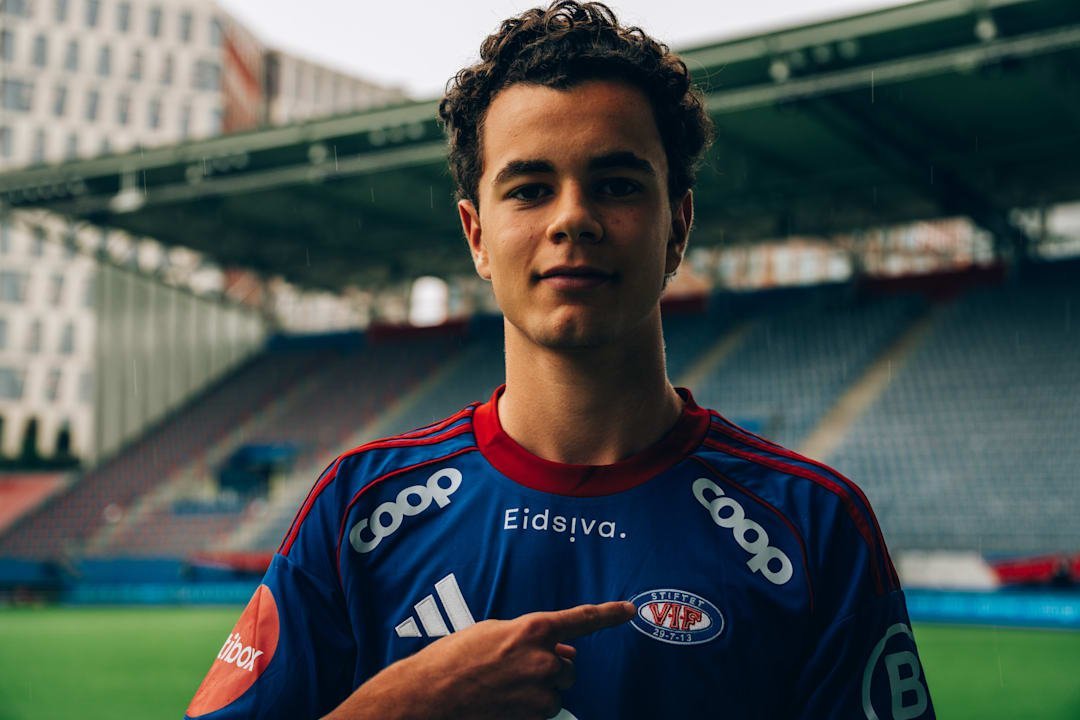HobbyScouting's tweet photo. Gabriel Rajkovic ('11) został wczoraj najmłodszym debiutantem w historii ligi norweskiej. 15 lat i 20 dni!
Zawodnik podpisał niedawno profesjonalny kontrakt i od razu dostał koszulkę z nr 9 w pierwszej drużynie Valerengi. Napastnik 🇳🇴
👀 https://t.co/3QvlI7cpLN