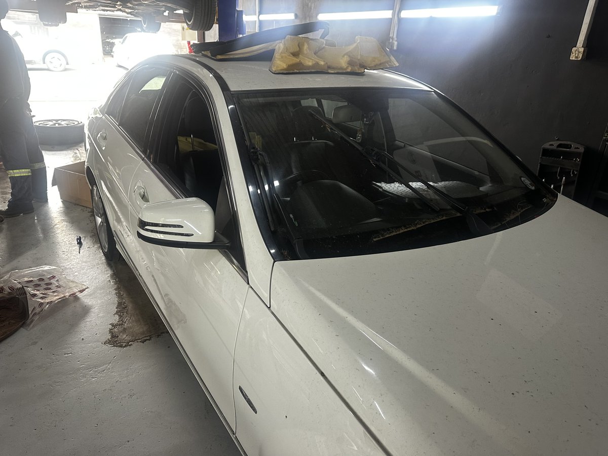fringa_linga's tweet photo. @budgetins  My car has been at a service centre of your choice (customers aren’t allowed to choose their own) for 4 months. The car wasn’t even in an accident it just needed a main fuse box replacement after the heavy Joburg rains in Nov/Dec. https://t.co/ieRThz9zav