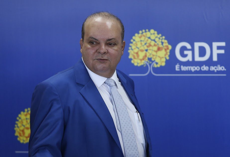 analise2025's tweet photo. 🚨 URGENTE: governador bolsonarista do DF, Ibaneis Rocha fechou contratos de 53 milhões com empresas do escândalo Master! (O Globo)

Os contratos foram fechados enquanto Ibaneis investia mais de 12 BILHÕES de verba pública no banco de Vorcaro, através do BRB (Banco de Brasília)! https://t.co/wxZU2YJxOe