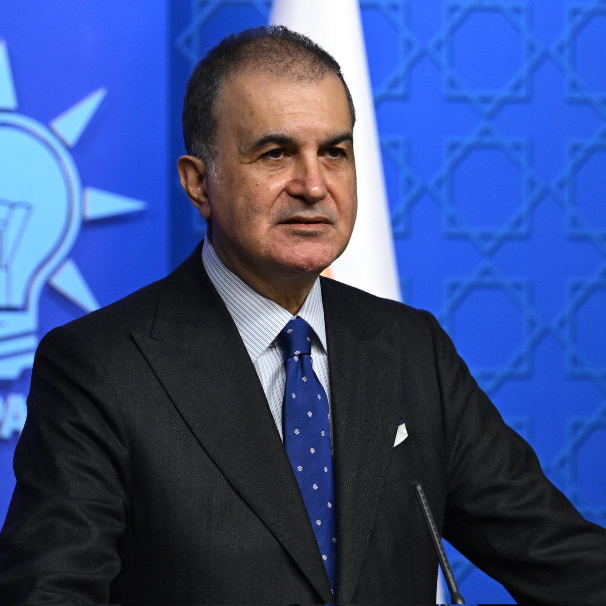 Ronzz100R's tweet photo. ‼️ AKP Sözcüsü Ömer Çelik'ten İsrail'e sert tepki:

💬 "Mescid-i Aksa'yı ibadete kapatmak barbarlıktır. İsrail bir kez daha uluslararası hukuku çiğniyor."

Çelik, tüm dünyayı İsrail'in bu hukuksuz eylemine karşı ortak mücadeleye davet etti.

#SONDAKİKA https://t.co/XN3Ygjn00f