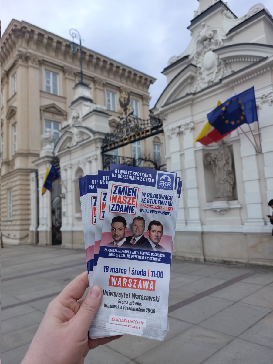 FM_PiS_Warszawa's tweet photo. Ulotki pod bramą UW rozdane! 🔥

W środę o 11:00 pod kampusem głównym UW akcja #ZmieńNaszeZdanie. Goście: @PatrykJaki oraz @TABochenski! Masz inne zdanie? Chcesz podyskutować? Przyjdź i powiedz to prosto w oczy. Czekamy na merytoryczne starcie! 👊🏛️ https://t.co/6TYNdddOGz