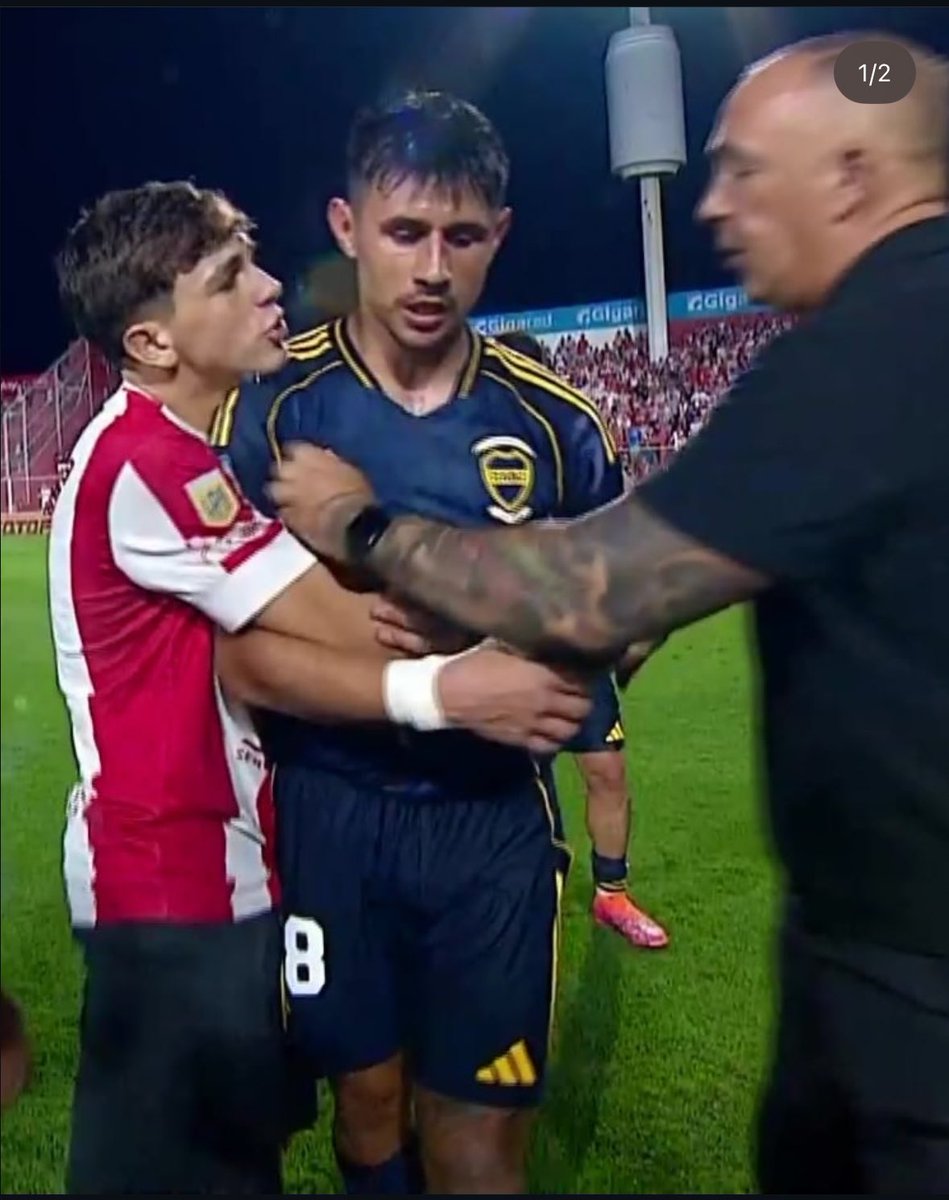 𝔣𝔞𝔯𝔦𝔬𝔩𝔦❤️🖤 tweet media