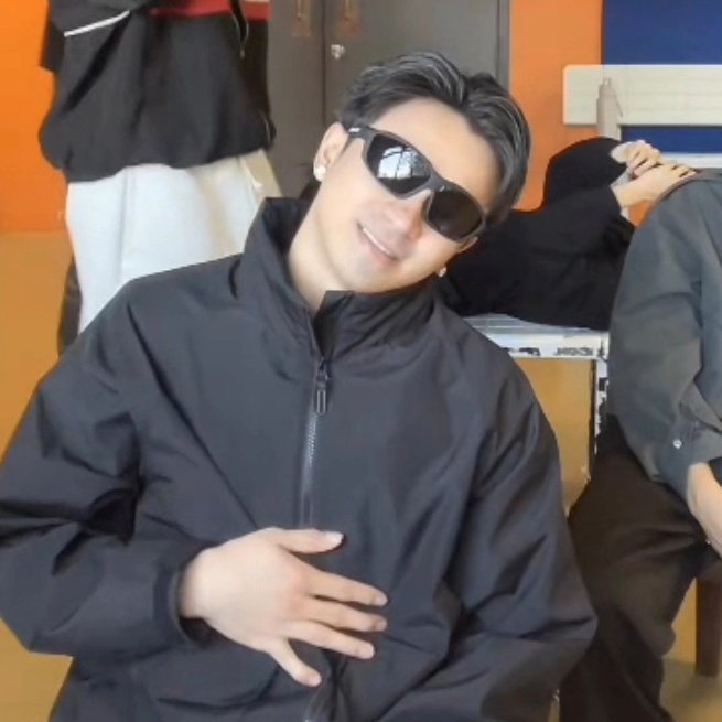 𝒆𝒗𝒂 ;༊ tweet media