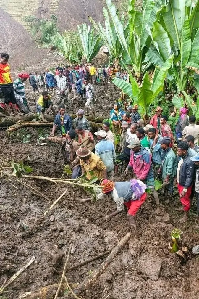 fanatelevision's tweet photo. 🇪🇹🇷🇺: Russian President Putin Sends Condolences to Ethiopia Over Deadly Landslides, Flood in Gamo Zone

#Ethiopia #Russia 

https://t.co/sTS6tI608u https://t.co/8mRl56ppD2