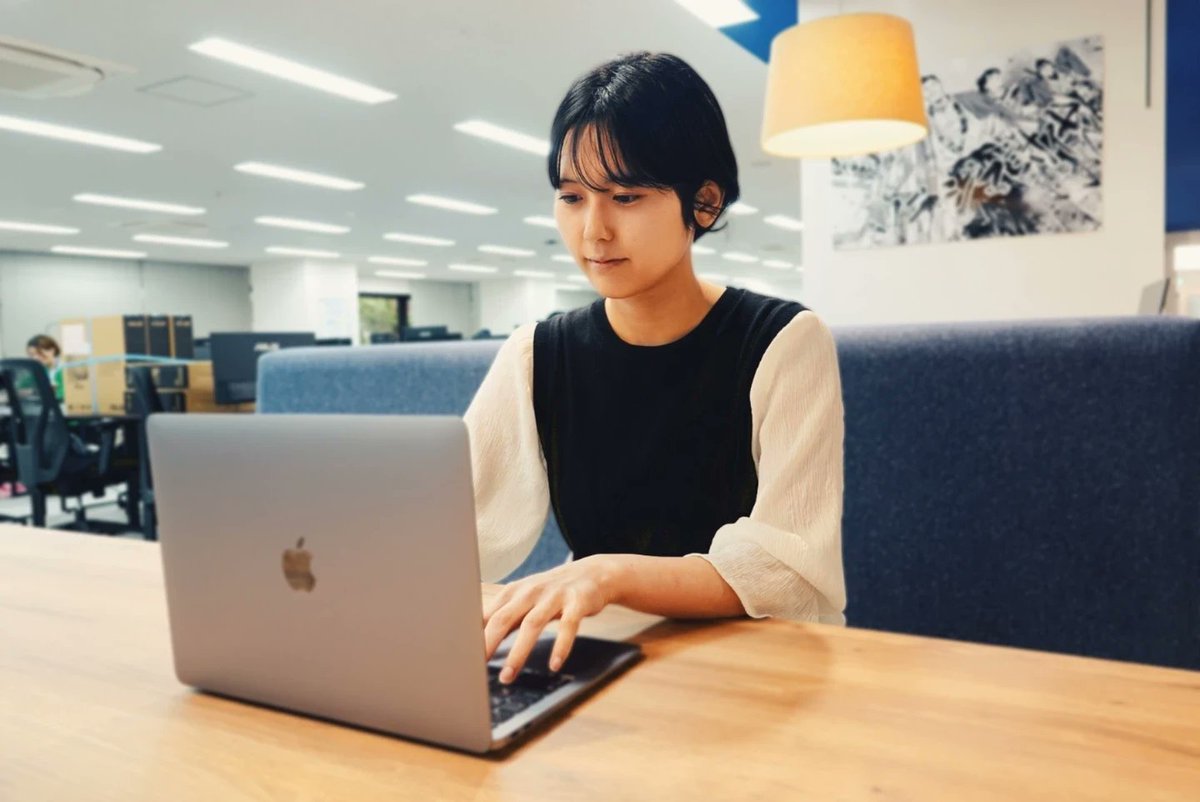 役者を辞め、定職についた
それでも「エンタメの火」は消えなかった 

異業種から飛び込んだ編集者が
今、作品の立ち上げから
連載まで一貫して担っている

必要なのは経験じゃない
ーー執念だ

wantedly.com/companies/comp…
#漫画編集者求む