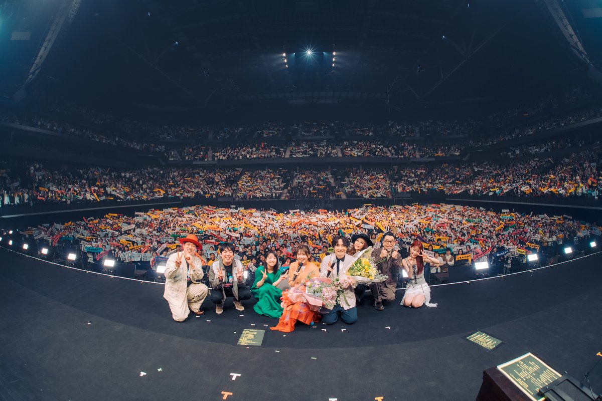 oricon's tweet photo. いきものがかり、デビュー20周年
2日間にわたる初主催フェス閉幕🎵

上白石萌音、ベッキー、JUJU
アイナ・ジ・エンド、スキマスイッチ
バカリズム、ロバート秋山…など
豪華ミュージシャン＆芸人が祝福💐

📸ライブレポ＆写真41枚
https://t.co/pcGlc1lGPc

 #いきものがかり https://t.co/iafwzo0ATO