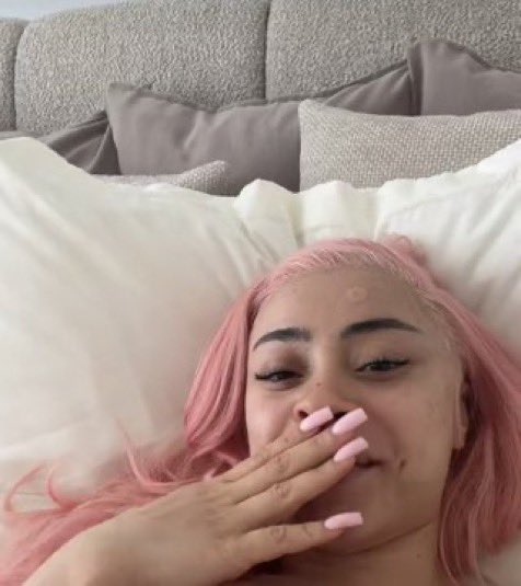 Thootie SZN 🌸 tweet media