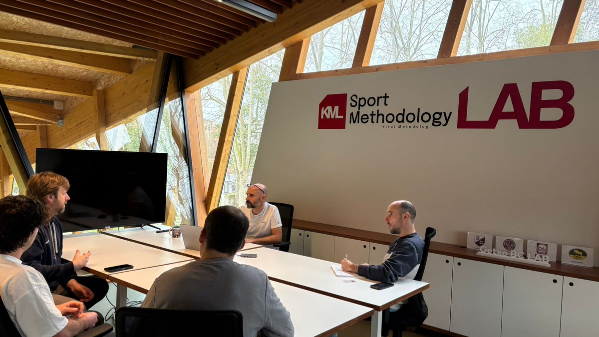 kimetsport's tweet image. 🤝 El Kirol Metodologi LAB retoma las reuniones metodológicas con Getxo Irristan.

⛸️Este primer encuentro ha servido para analizar cómo las herramientas tecnológicas y metodológicas del LAB pueden integrarse dentro de la estructura del club.

#LAB #proyectoinnovador #metodologi