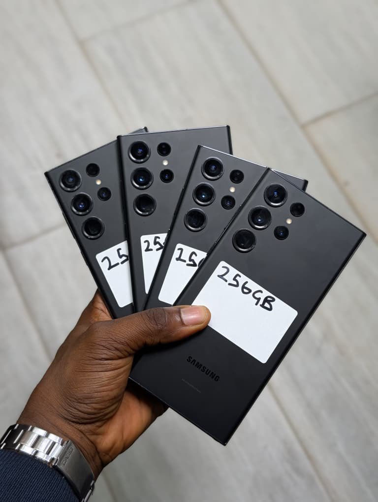physical Images High Quality Grahic 🇺🇸 Samsung S23Ultra 256gb | 12GBRam | Physical+ Esim | 256gb *N700,000*