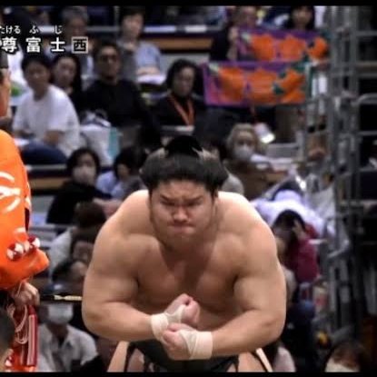 棒立ちの人間相手に、本気で 何か を打ち込むなら、どこでもいい。 そして、ガチバトルでは不意打ち以外こんな状況はないので、使えるかは状況次第だな。
朝紅龍にリアルファイトで決めてほしい 