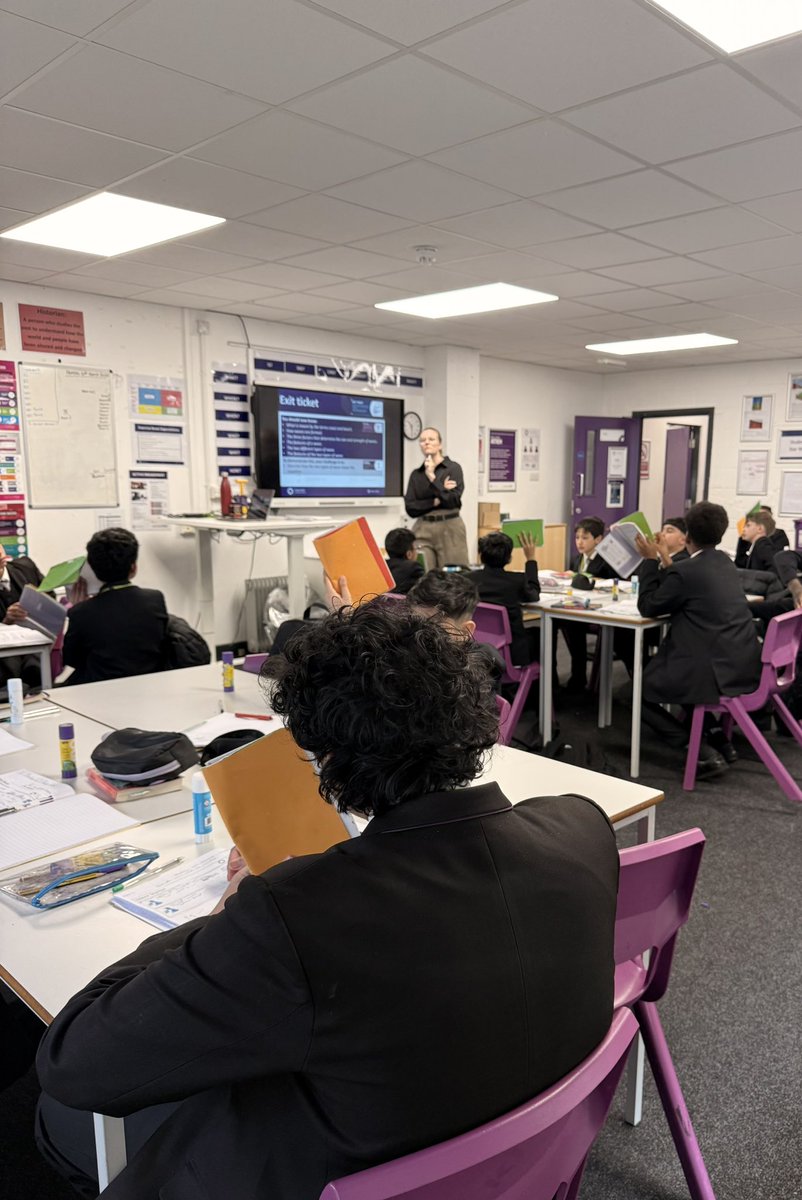 Small Heath Leadership Academy tweet media