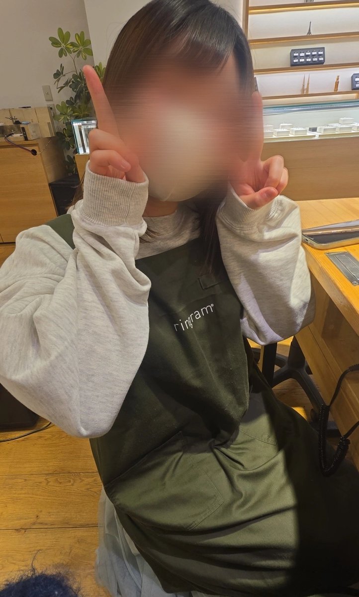 るら tweet media