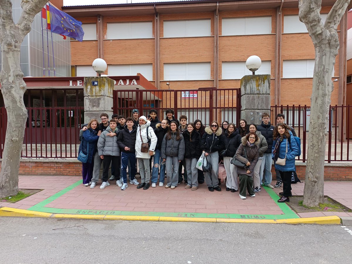 IES ADAJA tweet media