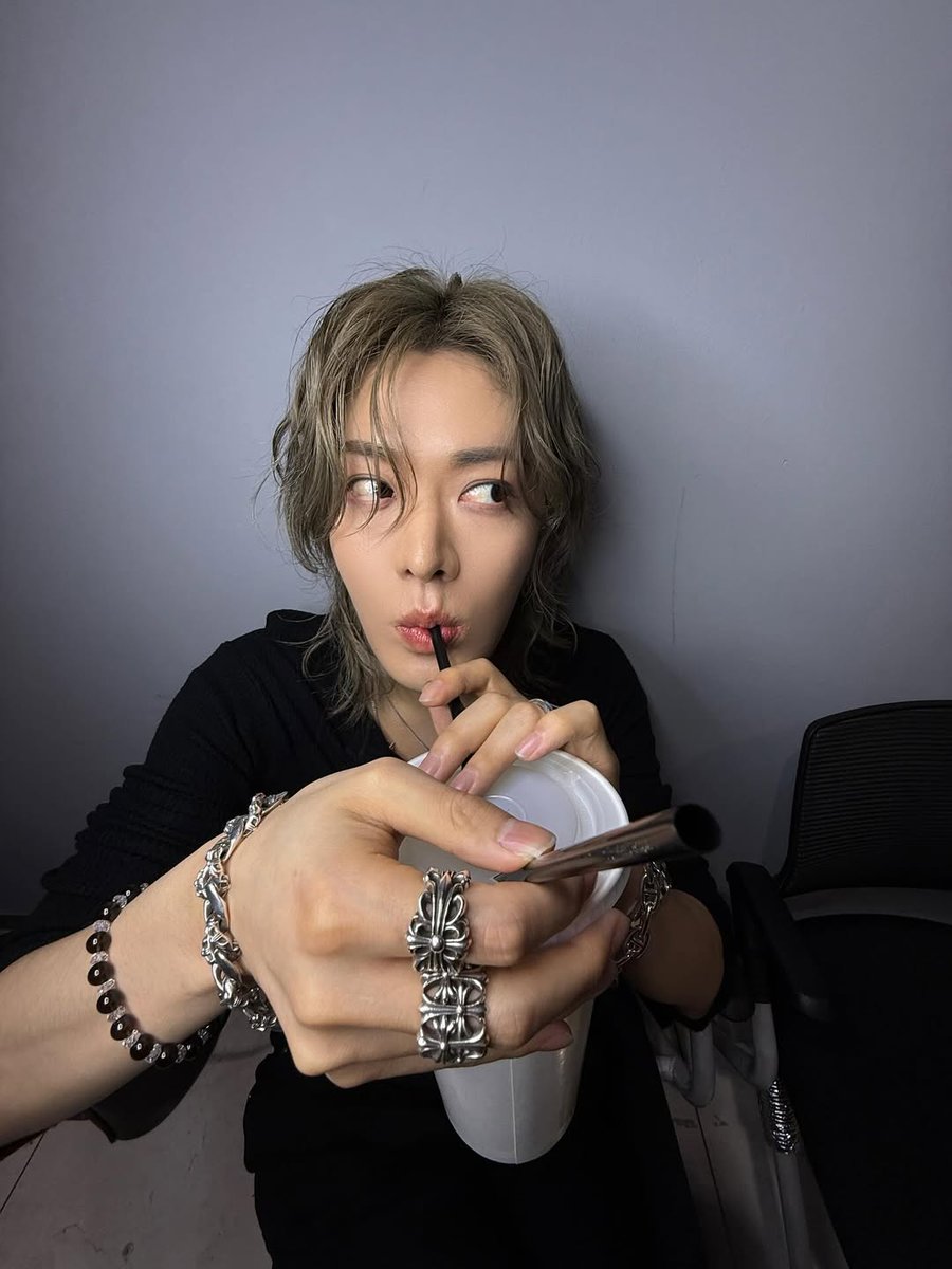 100haero_nyt's tweet photo. 오빠가 손수떠먹여쥬는 유사에 정신못차림ㅜㅠㅠㅠㅠㅠㅠㅠㅠㅠ https://t.co/55R3WdeIEM