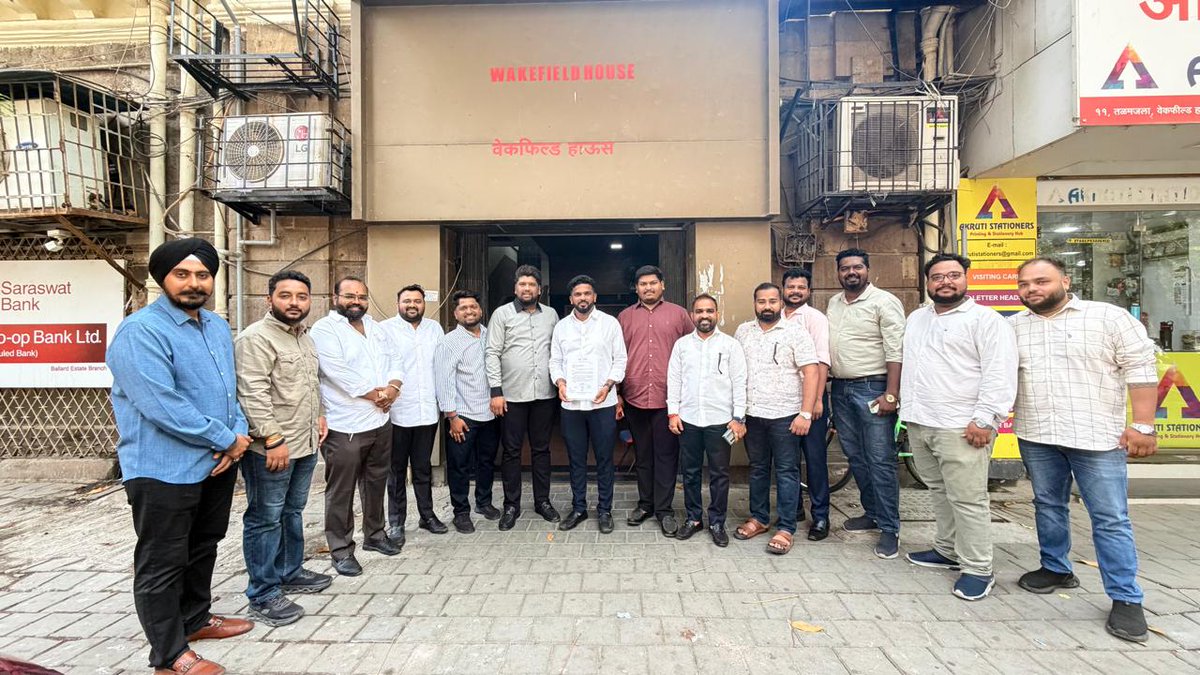 मा. <a href="/AUThackeray/">Aaditya Thackeray</a> साहेब यांच्या आदेशानुसार गोराई, बोरिवली येथील पूर्ण झालेले मॅंग्रोव्ह उद्यान तात्काळ जनतेसाठी खुले करावे, या मागणीसाठी युवासेनेच्या वतीने अतिरिक्त प्रधान मुख्य वनसंरक्षक (मॅंग्रोव्ह सेल) कार्यालयात निवेदन देण्यात आले.
यावेळी युवासेना  पदाधिकारी उपस्थित होते. 🌱