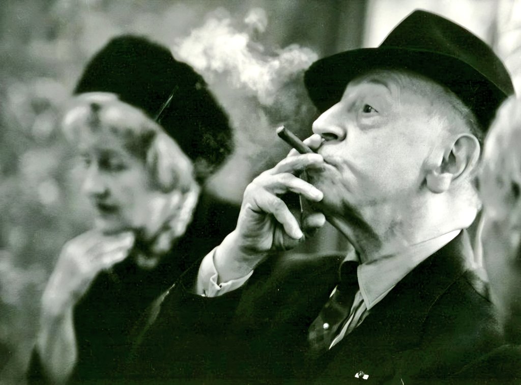 ConrothN's tweet photo. Legendary pianist #ArthurRubinstein in #Budapest, 1966 🎶🎹 https://t.co/uTjqPorDjo