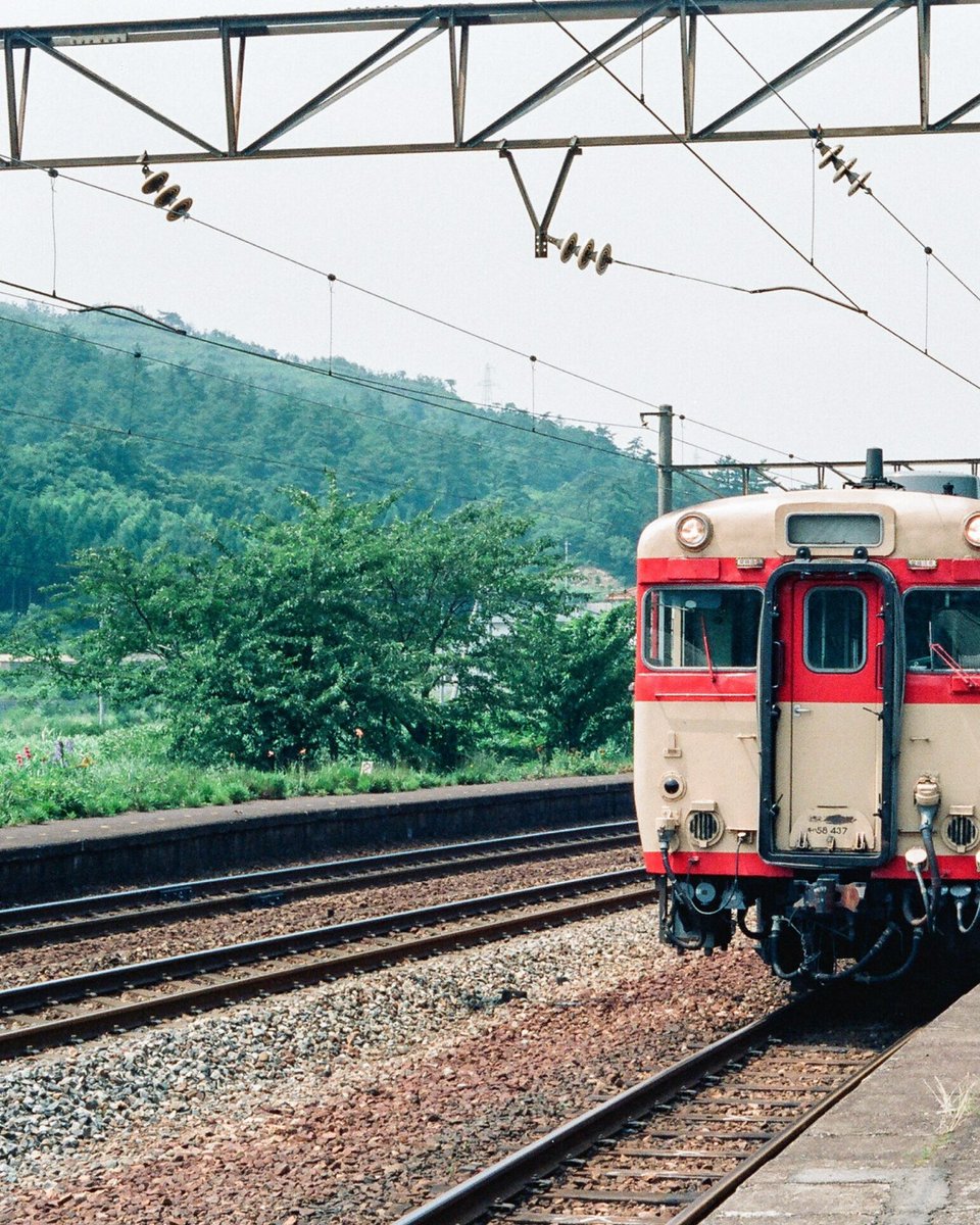 teru_t2's tweet photo. #新疋田駅 今昔→今の画像はチャッピーで春の里山風に https://t.co/xAC52smxtG