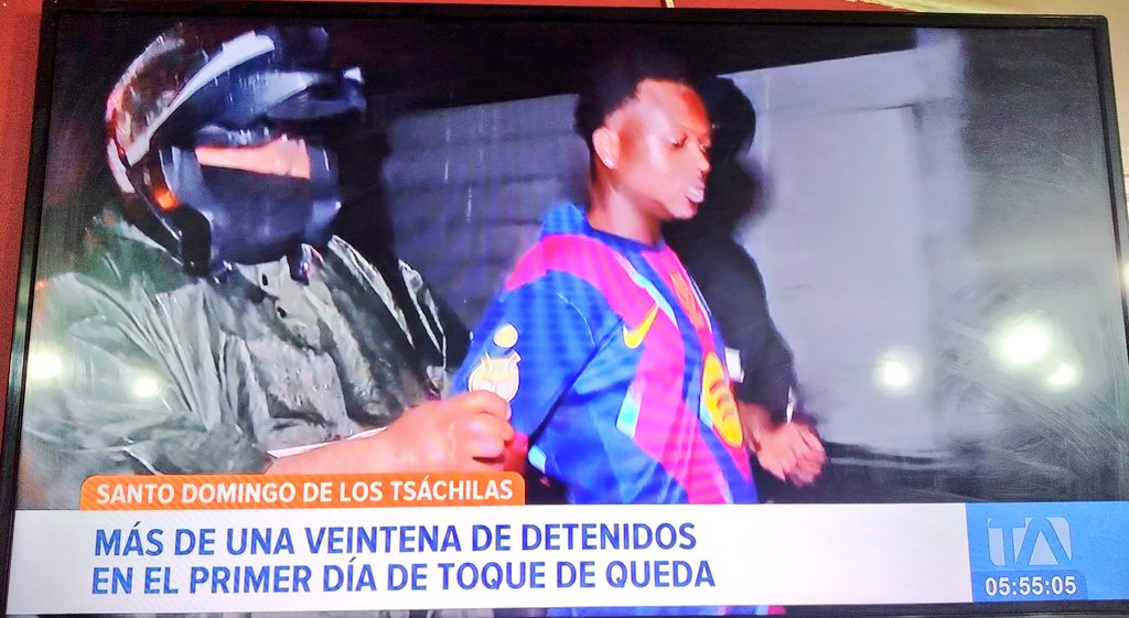 GRAN BATIDA

El largamente anunciado toque de queda, que ha movilizado - según la propaganda oficial- más de 75 mil policías y militares para combatir a las organizaciones criminales, no ha sido (hasta ahora) más que una gran batida con los resultados de siempre.

En las 4