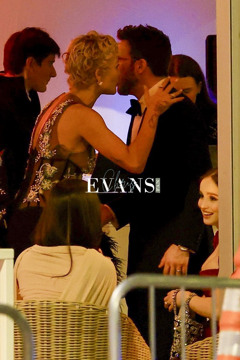 Chris Evans Fansite tweet media