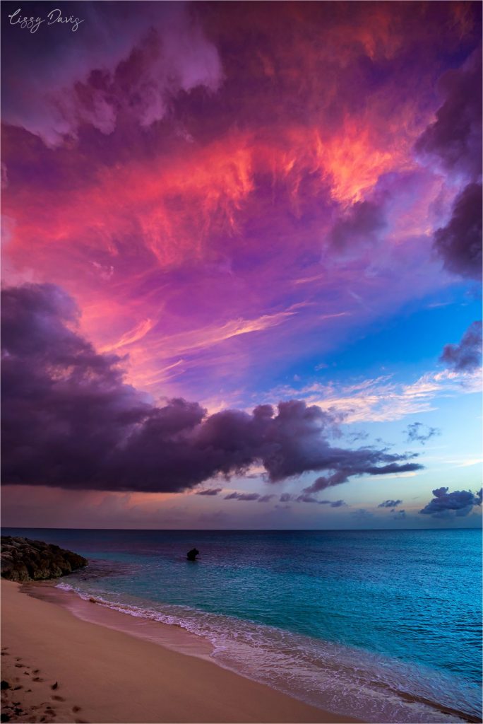 📷P209
📍Heywoods Beach, Barbados

Which song would you like to listen to under those colorful clouds?
#Barbados #Travel #Earth