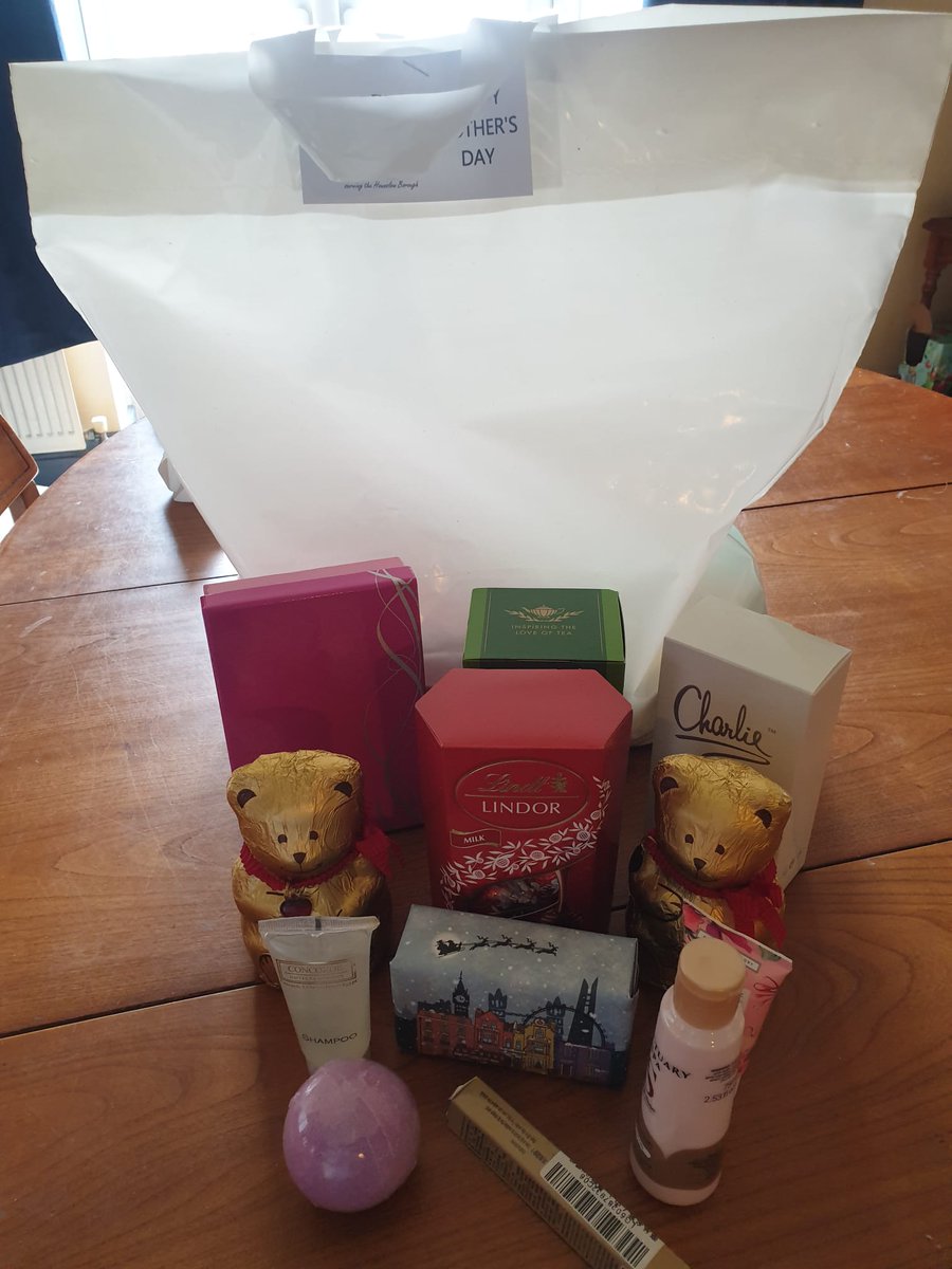 FelthamFoodBank's tweet photo. Thanks to your fantastic donations, we were able to give out these lovely Mother's Day bags. Thank you!🤩🙏 https://t.co/DJiaVrREHI