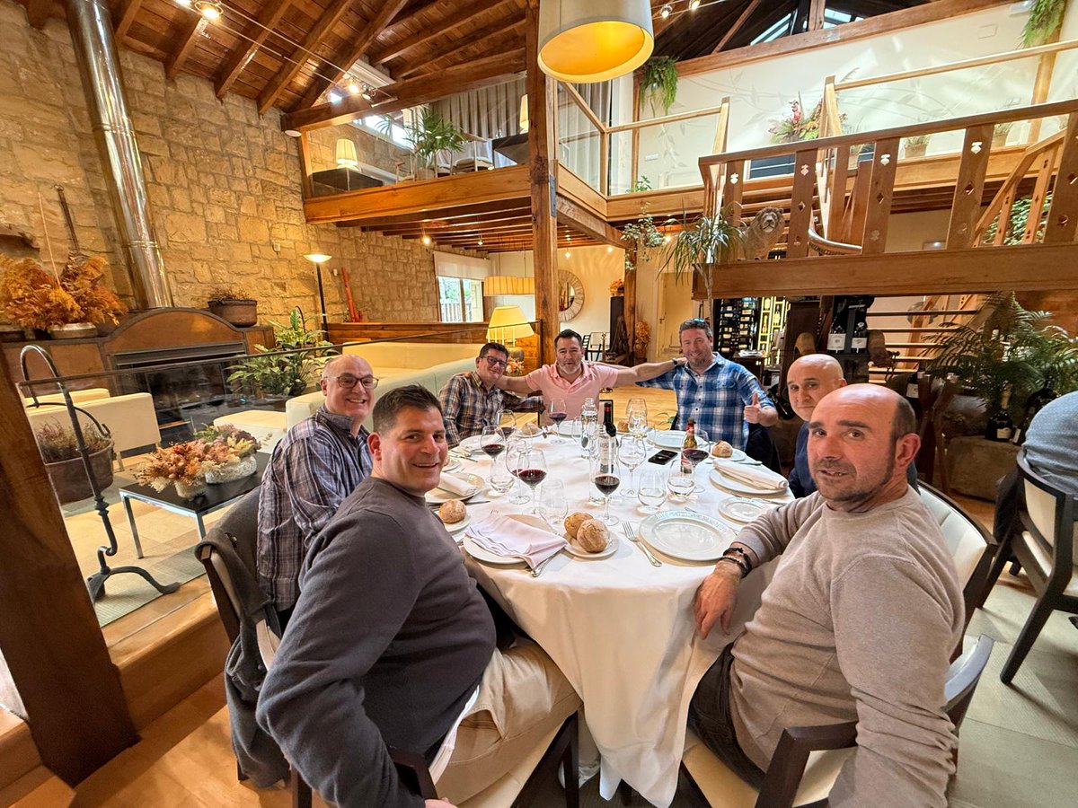 procomsaoficial's tweet image. La semana pasada en #Procomsa celebramos un momento muy especial: la #jubilación de nuestro delegado comercial, Anxo Romero.

👏 Queremos agradecerle sinceramente todo lo que ha aportado a Procomsa a lo largo de estos años y reconocer su #implicación, #esfuerzo y #contribución.