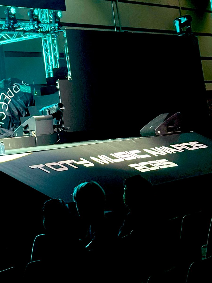 Pin Pattheera tweet media