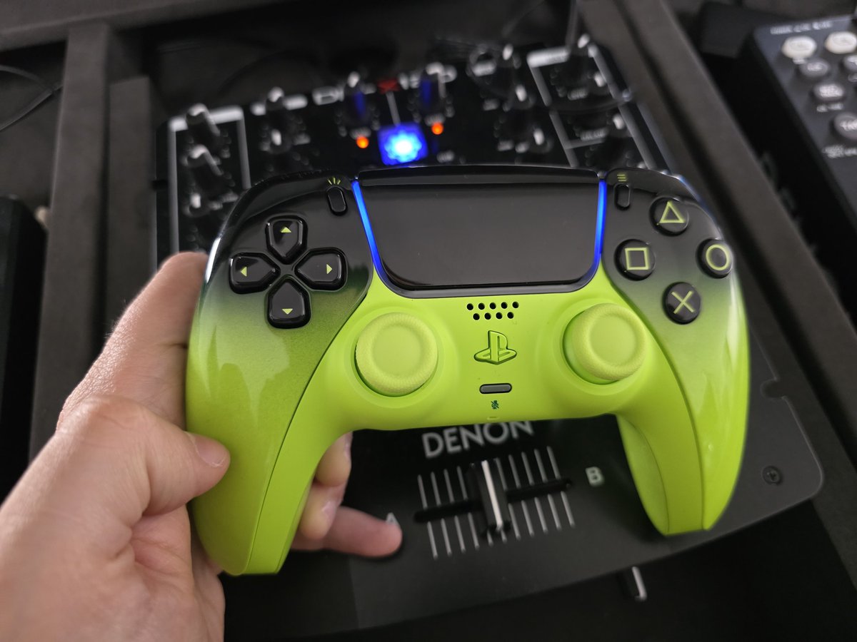 Ray Snakeyes tweet media