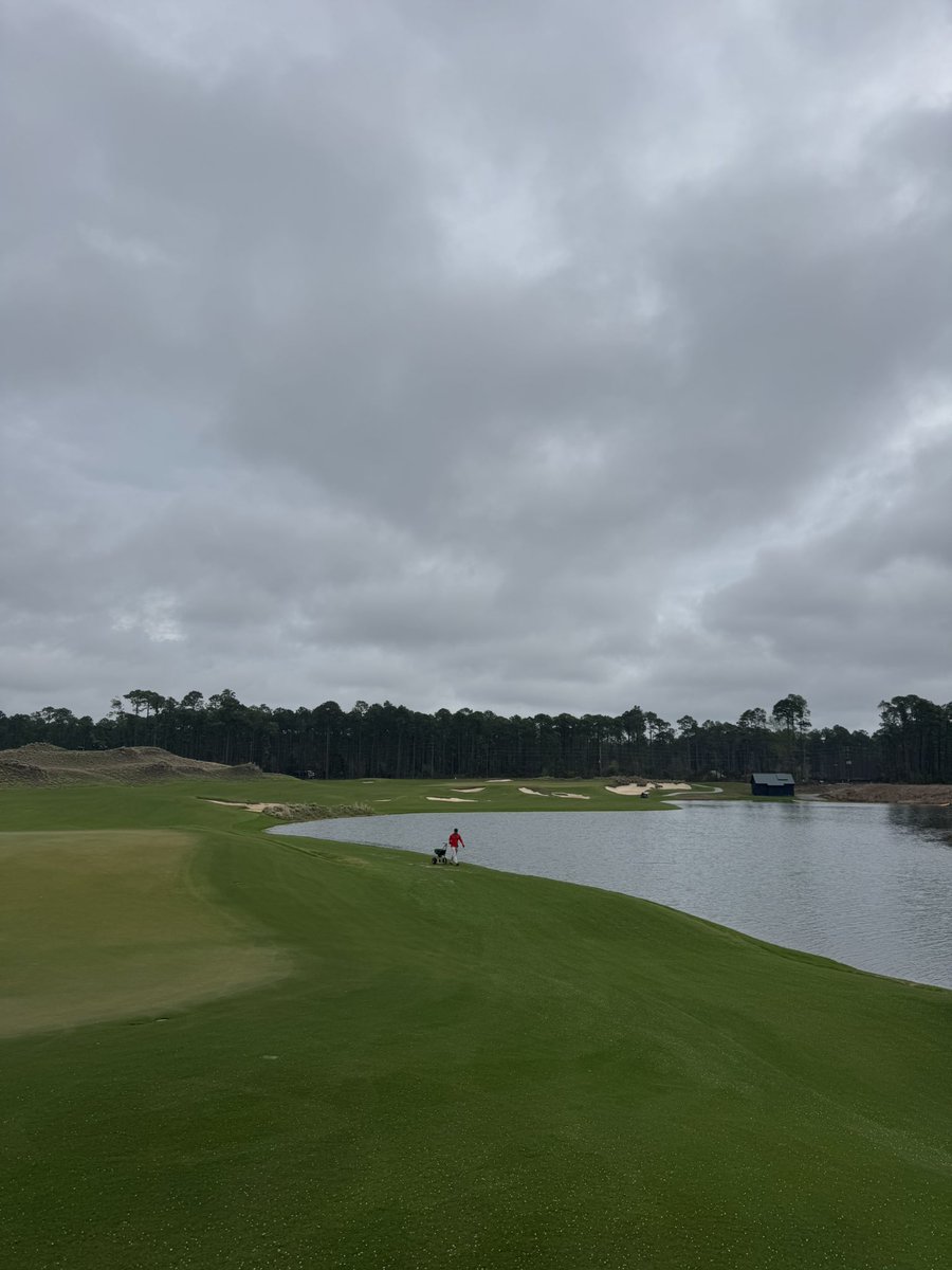 AOCsThong's tweet photo. First post got messed. Man this place is pure #letsgolf https://t.co/UAwNJHJyAi