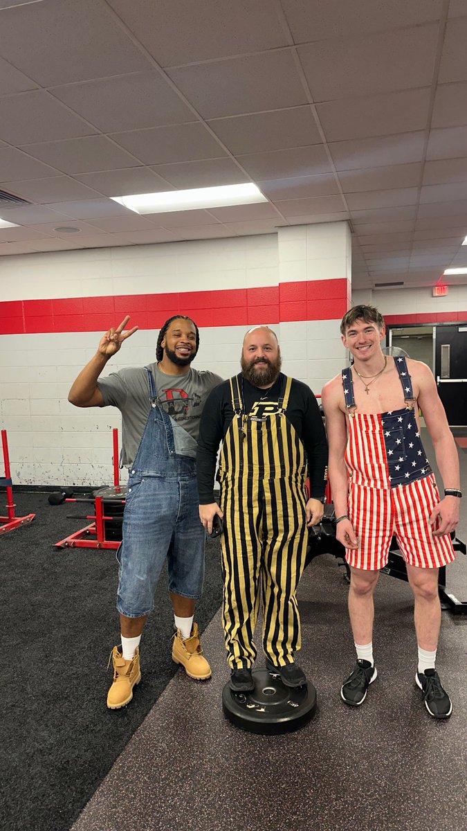 DHS_SandC's tweet photo. Overalls represent what our program stands for.

🔧 Hard work
🔧 No shortcuts
🔧 Earned strength https://t.co/9oFw1PcjPI