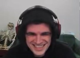 Kemagere_03's tweet photo. La felicidad de Foolish mientras escuchaba hablar a Vegetta de como tiene una hemorroide en el culo y le esta doliendo...

Gracias QSMP 2 (? I guess https://t.co/RvCXIq0emc