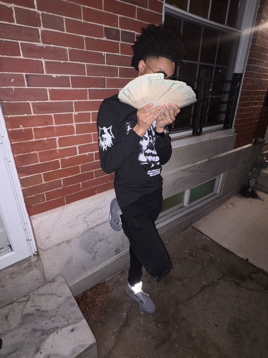 doorswinger tweet media