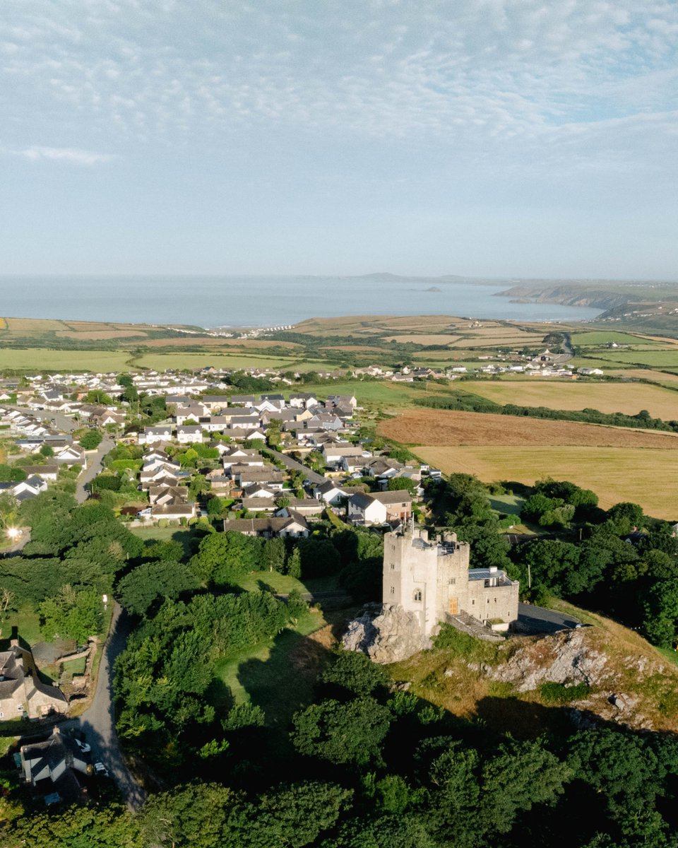 Roch Castle tweet media