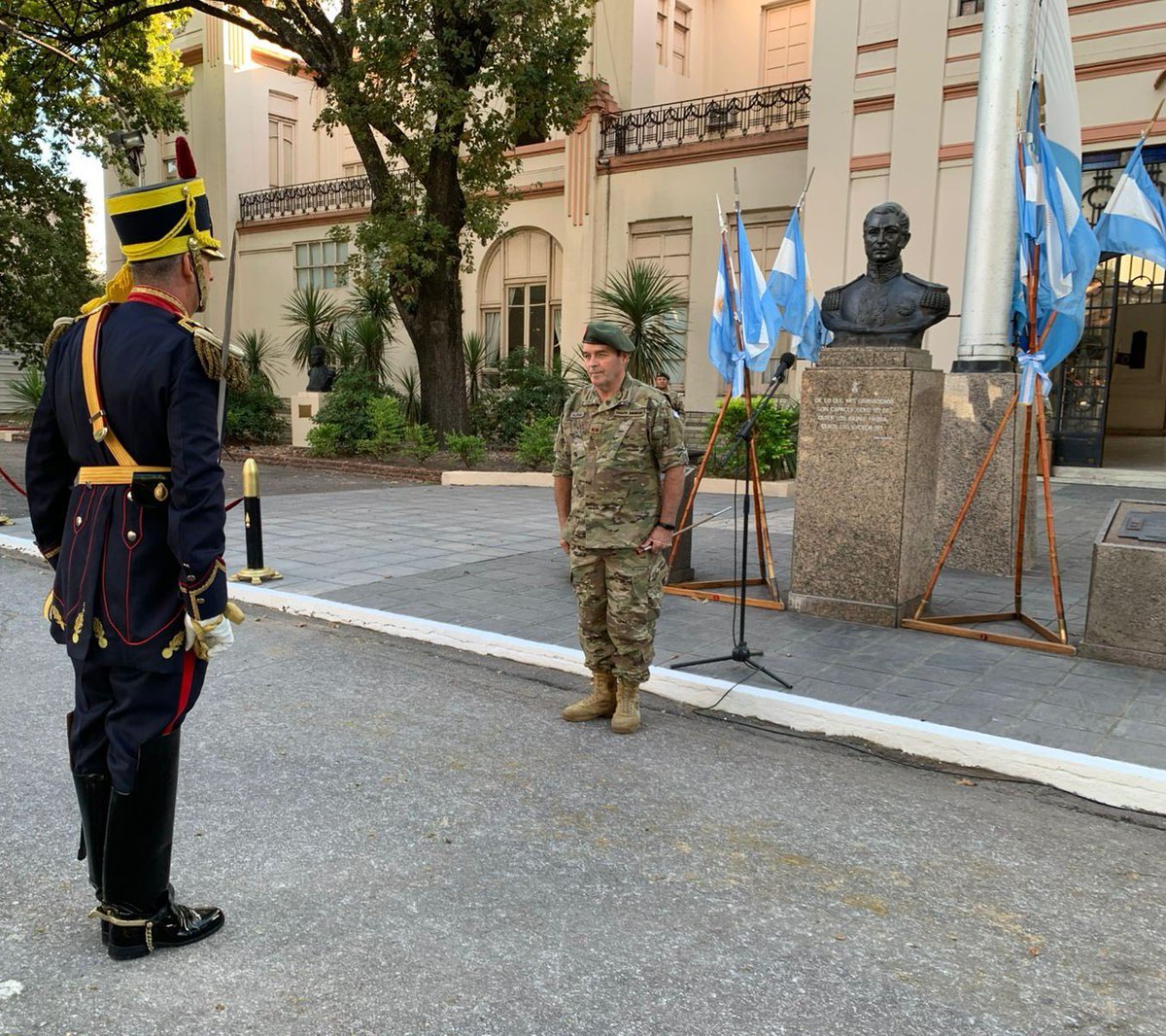 Ministerio de Defensa tweet media