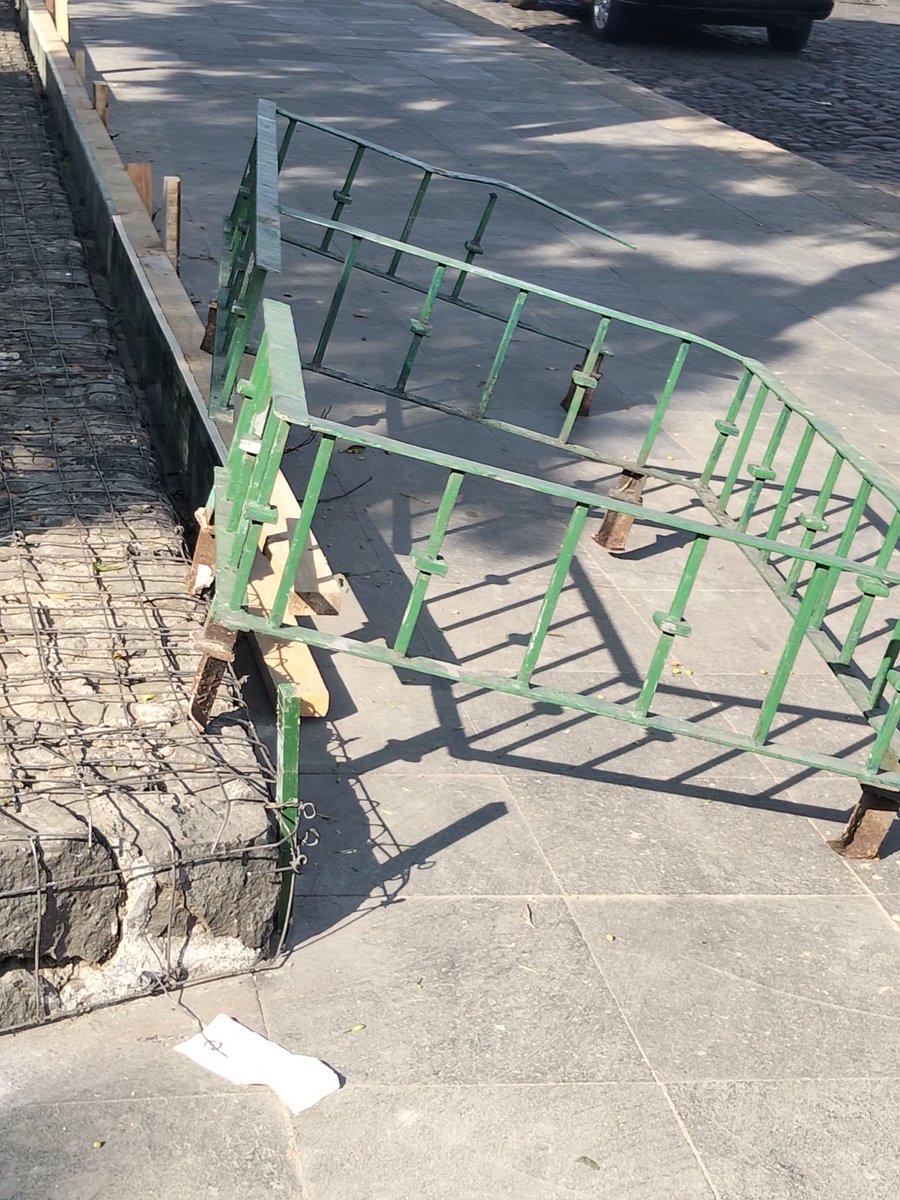 Tlacopac_Campes's tweet image. Querer borrar la historia, la tradicion, cultura, el desprecio a la memoria  es evidente. Av de la Paz, San Ángel. @LopezCasarinJ @AlcaldiaAO en destrucción por intereses inmobiliarios. @copaco_san @INAHmx @cultura_mx #PGD @ClaraBrugadaM @craviotocesar