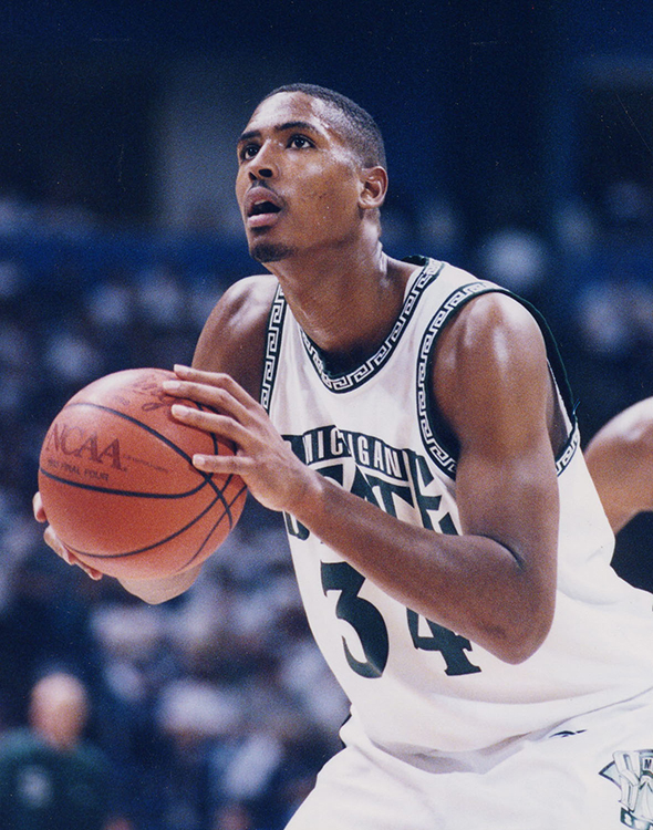 Spartifactsmsu's tweet photo. 25 years ago today - Mar. 16, 2001 - @MSU_Basketball defeated Alabama State, 69-35, in the first round of the NCAA Tournament. Andre Hutson was 7-for-7 from the field in a 15-point, 11-rebound performance. https://t.co/TOkBJifDeP