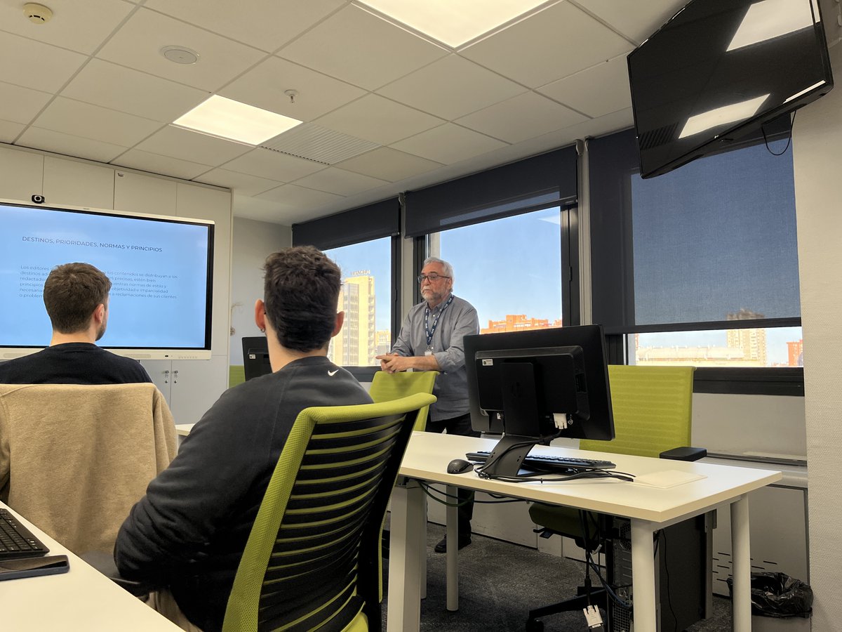 EFE Escuela tweet media