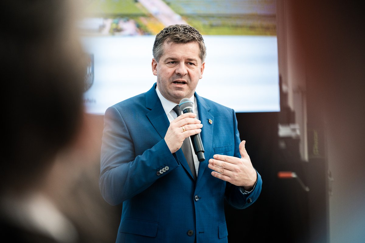 Sachsen-Anhalt tweet media