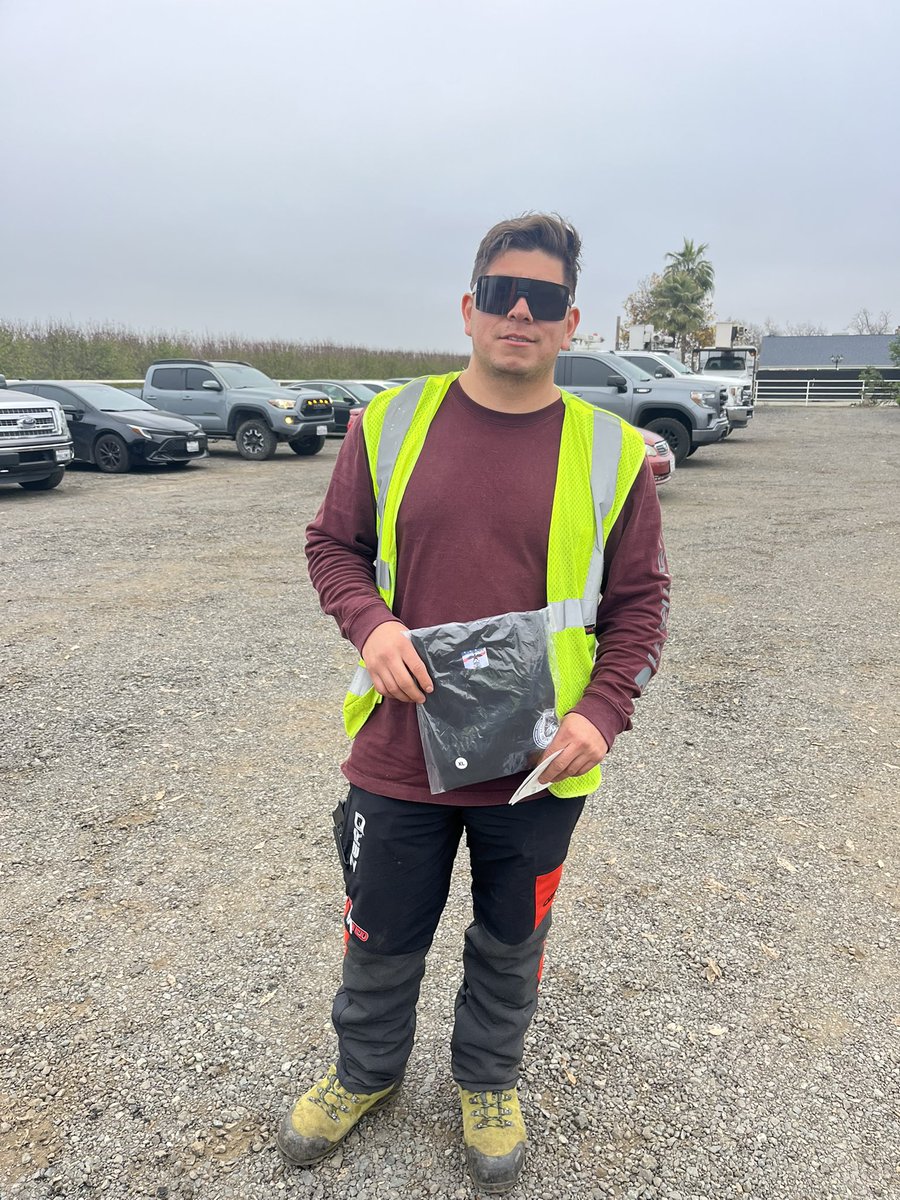 47Ibew's tweet photo. Shoutout to Pedro Nuño with Wright Tree Service on completing his JATC Journeyman Certification and earning his Journeyman T-shirt! 💪🌳

Hard work, dedication, and commitment to the craft—well earned and well deserved. 👏🔥#ibew47 #JATC #WrightTree #LineClearance #SkilledTrades https://t.co/HXXooWRrvQ